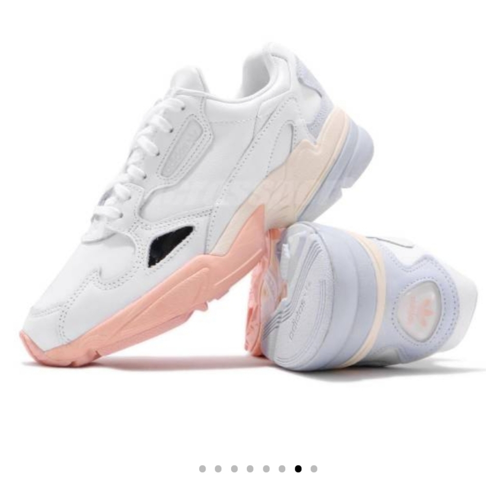 Adidas Falcon W